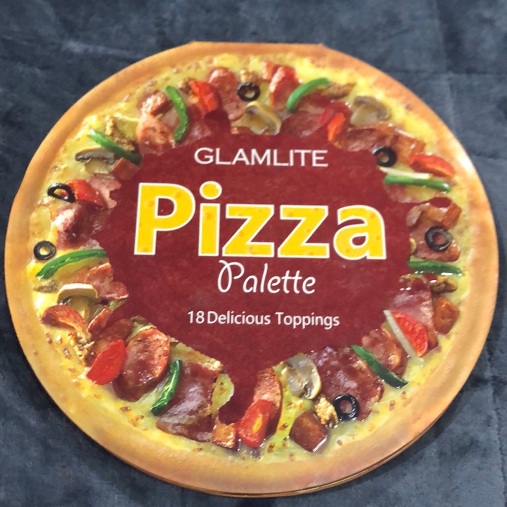 💕GLAMLITE PIZZERIA EYESHADOW PALETTE 💕